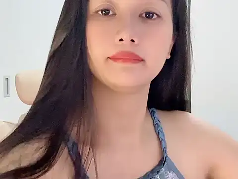 Snapshot of AmyLinee_1 chatting on June 5, 2026, 7:14 am AmyLinee 1 online show from June 5, 2026, 7:14 am