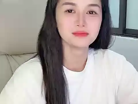 Snapshot of AmyLinee_1 chatting on July 4, 2026, 4:00 pm AmyLinee 1 online show from July 4, 2026, 4:00 pm