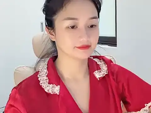 Snapshot of AmyLinee_1 chatting on May 20, 2026, 5:04 am AmyLinee 1 online show from May 20, 2026, 5:04 am