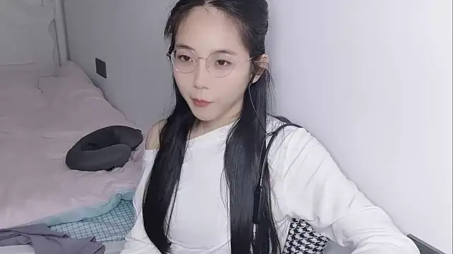 Snapshot of MIAOMIAO-666 chatting on April 23, 2026, 10:44 am MIAOMIAO-666 online show from April 23, 2026, 10:44 am
