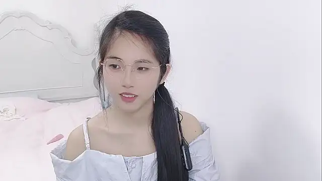 Snapshot of MIAOMIAO-666 chatting on April 17, 2026, 7:44 am MIAOMIAO-666 online show from April 17, 2026, 7:44 am