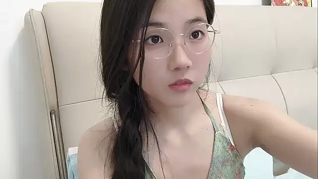 Snapshot of MIAOMIAO-666 chatting on May 9, 2026, 1:14 pm MIAOMIAO-666 online show from May 9, 2026, 1:14 pm