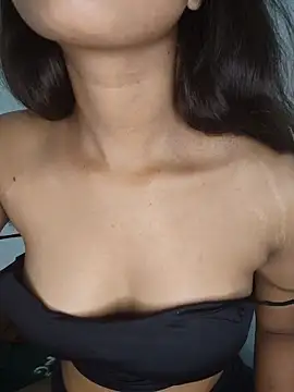 Snapshot of Candyy_crushh chatting on June 2, 2026, 2:28 pm Candyy crushh online show from June 2, 2026, 2:28 pm