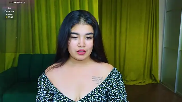 Snapshot of AlicaMayer chatting on June 2, 2026, 5:57 pm AlicaMayer online show from June 2, 2026, 5:57 pm