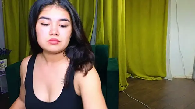 Snapshot of AlicaMayer chatting on May 14, 2026, 5:43 pm AlicaMayer online show from May 14, 2026, 5:43 pm