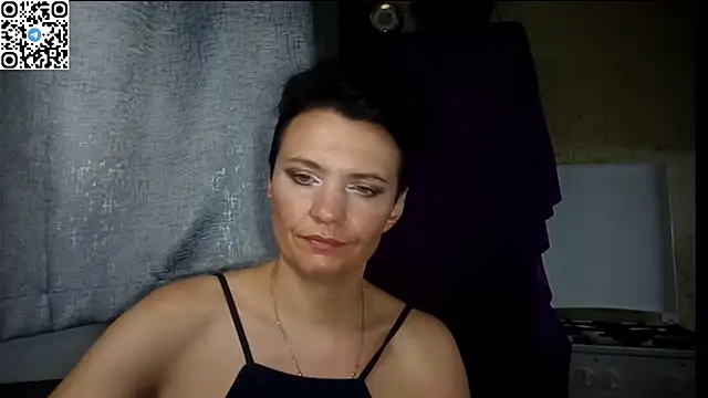 Snapshot of HotMamaQueen234 chatting on July 2, 2026, 10:38 pm HotMamaQueen234 online show from July 2, 2026, 10:38 pm