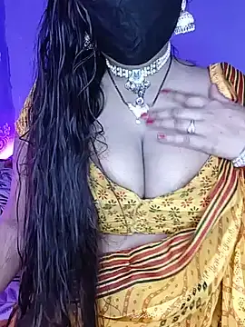 Snapshot of Miss_roohi chatting on July 1, 2026, 5:52 am Miss roohi online show from July 1, 2026, 5:52 am