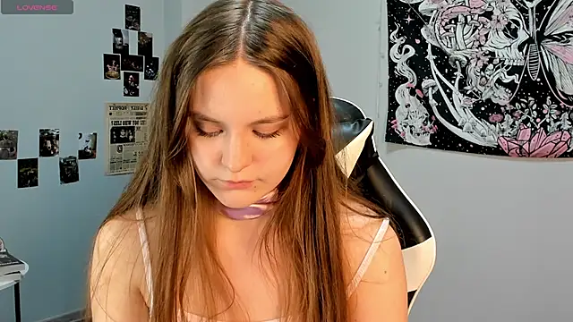 Snapshot of Akame_Eclipse chatting on April 12, 2026, 1:25 pm Akame Eclipse online show from April 12, 2026, 1:25 pm