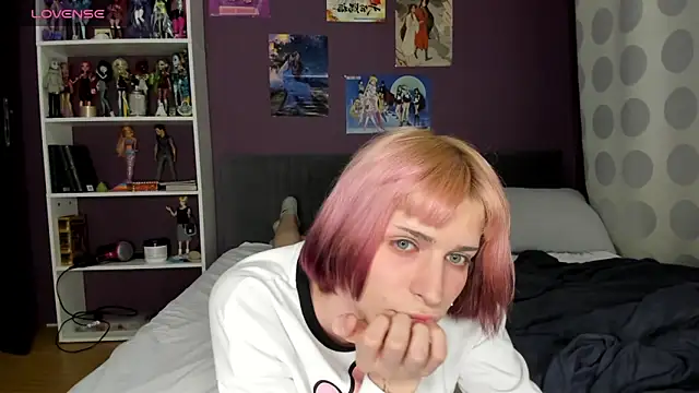 Snapshot of sweet_peach___ chatting on April 26, 2026, 6:27 pm sweet peach online show from April 26, 2026, 6:27 pm