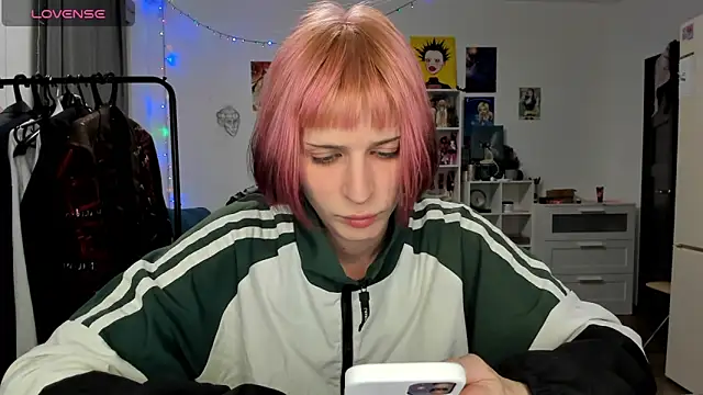 Snapshot of sweet_peach___ chatting on April 16, 2026, 7:36 pm sweet peach online show from April 16, 2026, 7:36 pm
