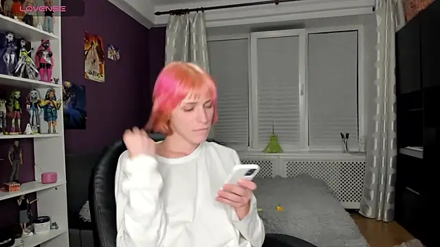 Snapshot of sweet_peach___ chatting on May 5, 2026, 8:34 pm sweet peach online show from May 5, 2026, 8:34 pm