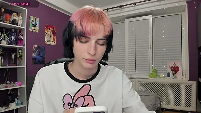 Snapshot of sweet_peach___ chatting on May 16, 2026, 7:35 pm sweet peach online show from May 16, 2026, 7:35 pm