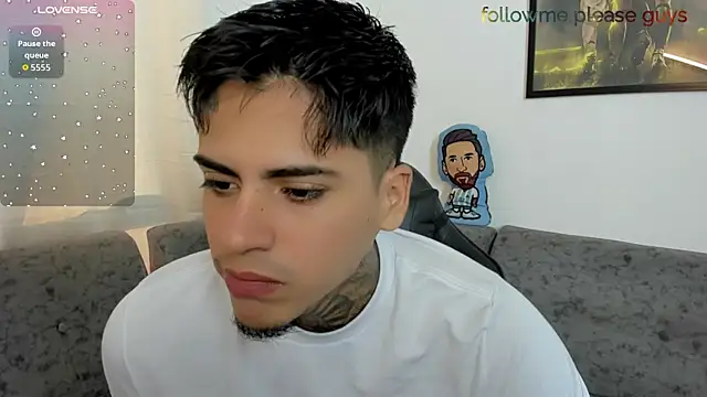 Snapshot of sweetlatinoboy chatting on June 20, 2026, 12:21 pm sweetlatinoboy online show from June 20, 2026, 12:21 pm