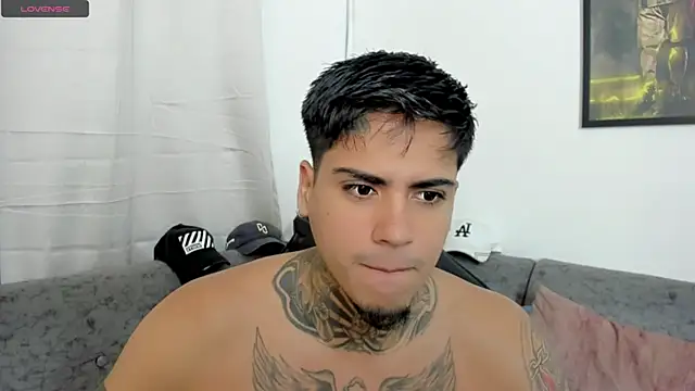 Snapshot of sweetlatinoboy chatting on July 19, 2026, 9:50 am sweetlatinoboy online show from July 19, 2026, 9:50 am