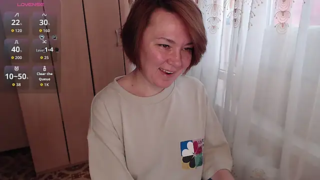 Julia Vagrik online show from May 8, 2026, 11:14 am