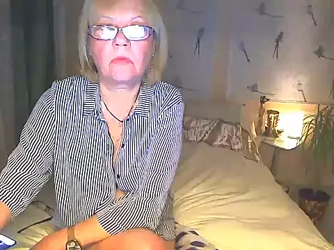 Anessa7321 online show from April 21, 2026, 8:04 pm