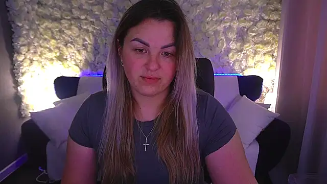 Snapshot of AlissyaGrayy chatting on May 12, 2026, 12:44 pm AlissyaGrayy online show from May 12, 2026, 12:44 pm