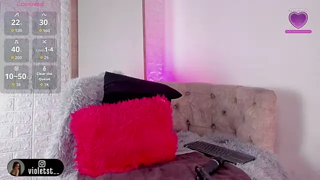 VioletWinters online show from July 16, 2026, 3:36 am