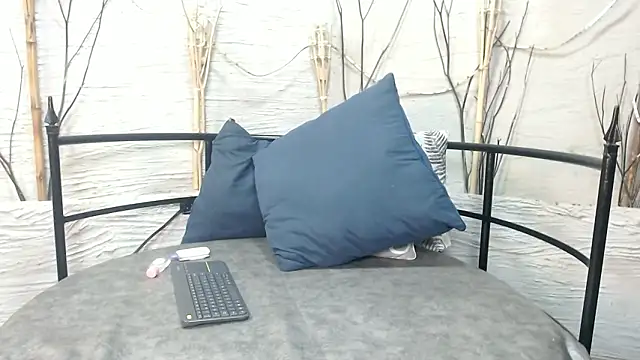 alexis stonne online show from March 18, 2026, 7:26 pm