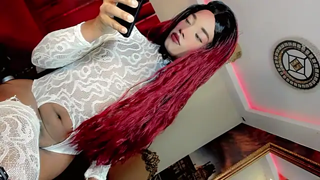 Paola Delfino online show from May 3, 2026, 10:53 am