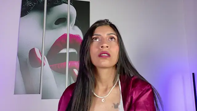 Emiili Clark online show from May 15, 2026, 3:59 am