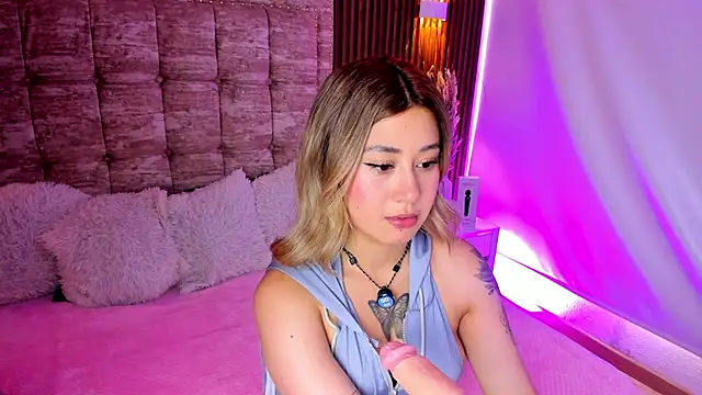 Amber Palmer online show from May 4, 2026, 8:33 pm