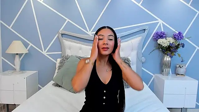 EmmaFosther online show from July 28, 2026, 5:12 pm