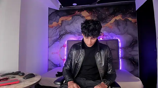 MaxiimoRomano  online show from April 25, 2026, 1:41 pm