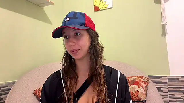 Snapshot of Julieta_Jol chatting on April 30, 2026, 1:29 pm Julieta Jol online show from April 30, 2026, 1:29 pm