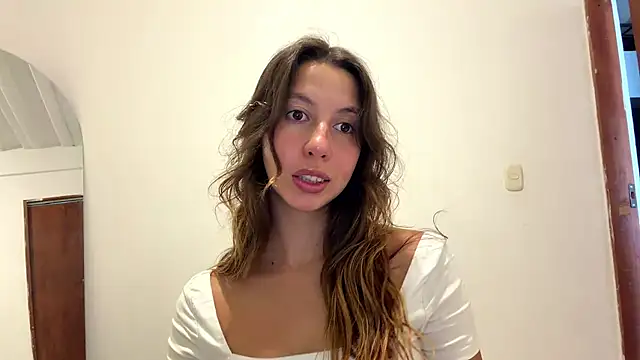 Snapshot of Julieta_Jol chatting on April 21, 2026, 1:39 pm Julieta Jol online show from April 21, 2026, 1:39 pm