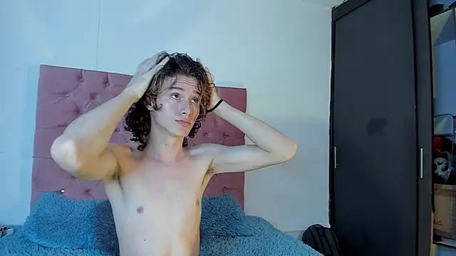 Snapshot of Goddest_perseus_ chatting on June 5, 2026, 9:09 pm Goddest perseus online show from June 5, 2026, 9:09 pm