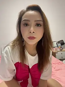 LuckyGirl-11 online show from April 25, 2026, 8:06 am