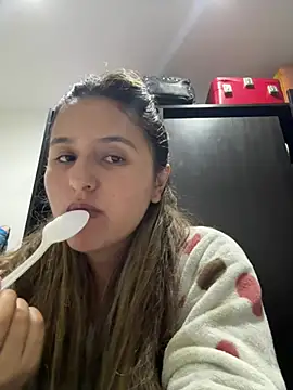 rafaella stefano online show from May 24, 2026, 3:28 am