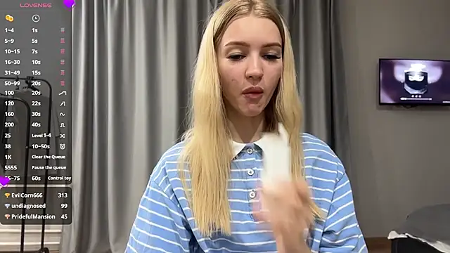 Snapshot of MelissaEvenns chatting on June 18, 2026, 3:28 pm MelissaEvenns online show from June 18, 2026, 3:28 pm
