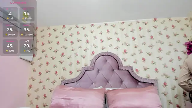 Snapshot of crystal_watson0 chatting on July 24, 2026, 1:40 pm crystal watson0 online show from July 24, 2026, 1:40 pm