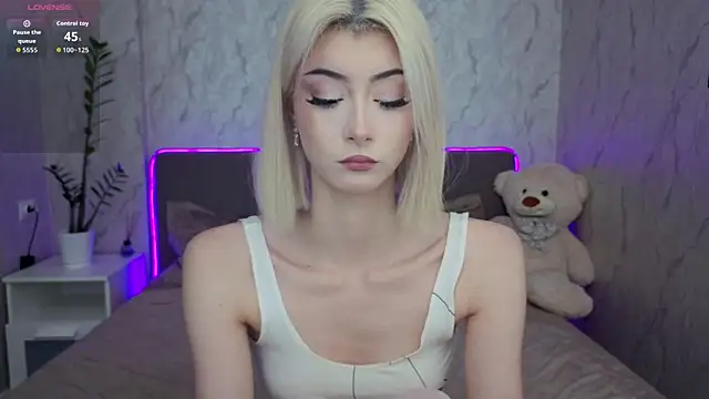 kittysocutie online show from May 24, 2026, 12:10 am