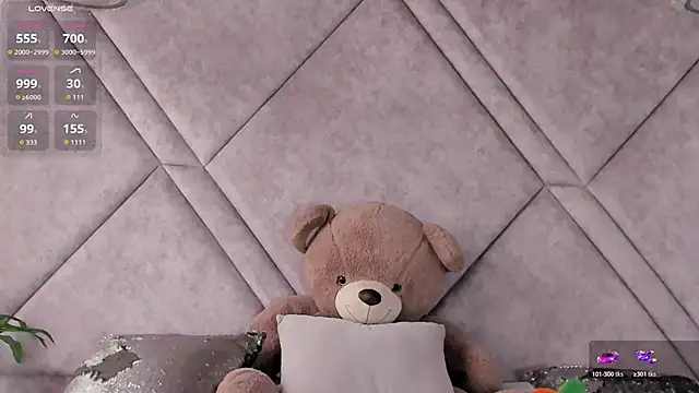 Snapshot of Amora_96 chatting on April 9, 2026, 1:28 pm Amora 96 online show from April 9, 2026, 1:28 pm