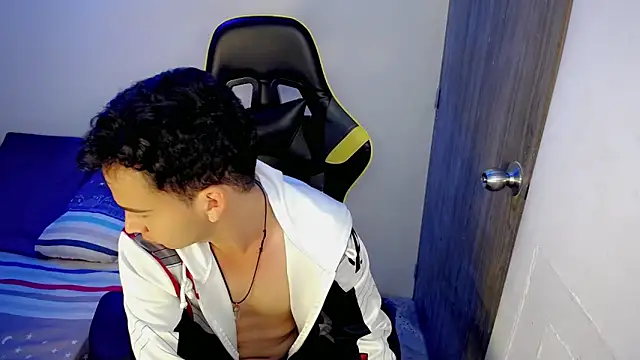 Mathias twinkk online show from March 18, 2026, 8:53 pm