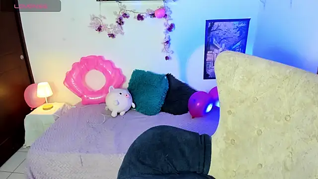 Snapshot of leyla_miller_ chatting on April 19, 2026, 6:10 pm leyla miller online show from April 19, 2026, 6:10 pm