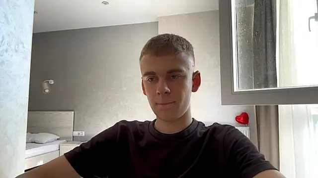 Snapshot of SoloFury chatting on August 5, 2026, 6:40 am SoloFury online show from August 5, 2026, 6:40 am