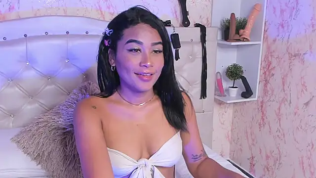 Horny Brunette  online show from June 26, 2026, 11:49 am