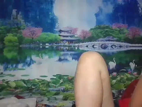 Huemy098 online show from April 19, 2026, 11:07 pm