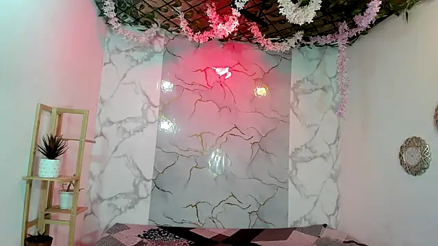 Nahomi hot 77 online show from May 7, 2026, 12:08 pm