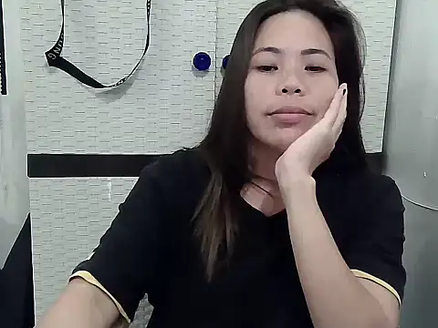 sweetciendy online show from May 16, 2026, 1:43 pm