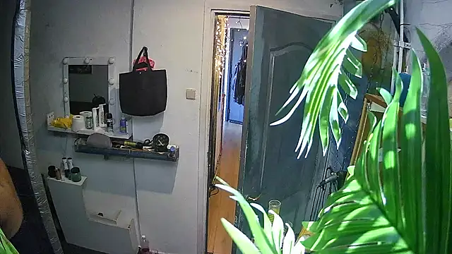 Snapshot of Anna-Cash chatting on April 14, 2026, 4:12 pm Anna-Cash online show from April 14, 2026, 4:12 pm