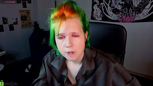 Snapshot of LittleKittenStar chatting on May 15, 2026, 11:30 am LittleKittenStar online show from May 15, 2026, 11:30 am