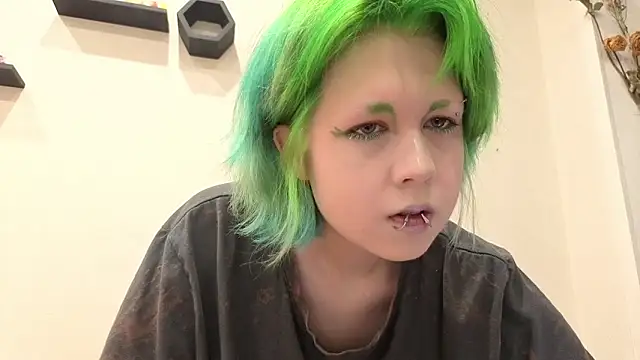 Snapshot of LittleKittenStar chatting on June 19, 2026, 10:15 pm LittleKittenStar online show from June 19, 2026, 10:15 pm