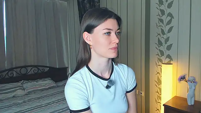 Snapshot of JulissaLipoma chatting on June 18, 2026, 7:29 am JulissaLipoma online show from June 18, 2026, 7:29 am