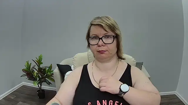 Snapshot of BonnnyBoobsy chatting on July 21, 2026, 6:09 pm BonnnyBoobsy online show from July 21, 2026, 6:09 pm