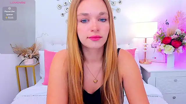 Snapshot of YangLola chatting on June 10, 2026, 5:19 am YangLola online show from June 10, 2026, 5:19 am